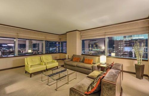 Las Vegas Strip Apartment | Largest Penthouse @ Vdara ! 2 BR/Ab Fab 270 ° Strip Views! Sleeps 7! 47th Flo