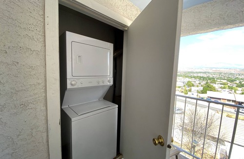 St. George Condo | Las Palmas Resort 124 | Mesa Views, Accepts Nightly & Monthlies, Grill, and fully stocked kitchen