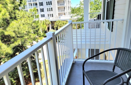 Baytowne Wharf Condo | Lasata 3403 ~ "Grand Getaway" Stylish Studio in Baytowne Wharf