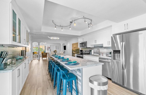 Fort Lauderdale House | Lauderdale By Sea Beach, Gorgeous 8 Bedroom, 5 bath Heated pool,nFoosball table.