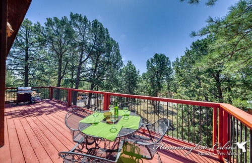 Ruidoso Cabin | Lazy Moose Lodge: 'Perfect place to spend lazy dayz!' Pet Friendly.