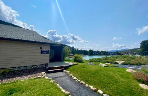 Lakeside Village House | Lenawee 1741 by SummitCove Lodging