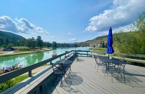 Lakeside Village House | Lenawee 1741 by SummitCove Lodging