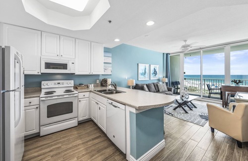 Gulf Shores Condo | Lighthouse 317 - Beachfront with views!