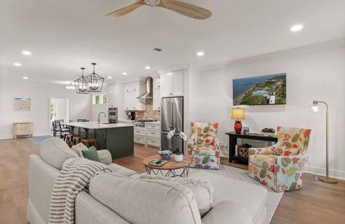 Kings Terrace House | Lillie’s Oasis, sleeps 6 with a pool