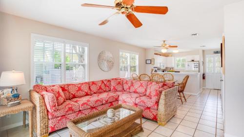 Bahama Village House | Linger Longer by AvantStay Key West Walkable Gated Community Shared Pool Week Long Stays Only
