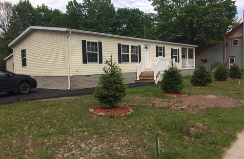Hunter House | LOCATION! LOCATION! WALK TO FESTIVALS AND HUNTER MOUNTAIN!