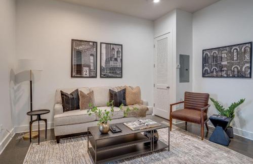 Midtown House | Lofts At 30th-Two Beats-2 Units-Mins to Broadway