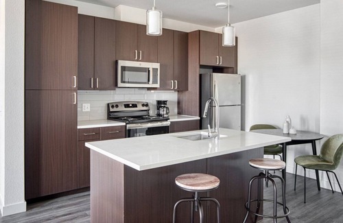 Five Points Apartment | Luxe Five Points 2BR w/ Roof Deck & Gym, walk to RiNo bars, by Blueground