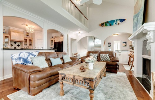 Jamaica Beach House | Luxe Waterfront Home at Jamaica Beach |Heated Pool |Spa |1 Dog Okay |$200 in Free Attraction Tickets