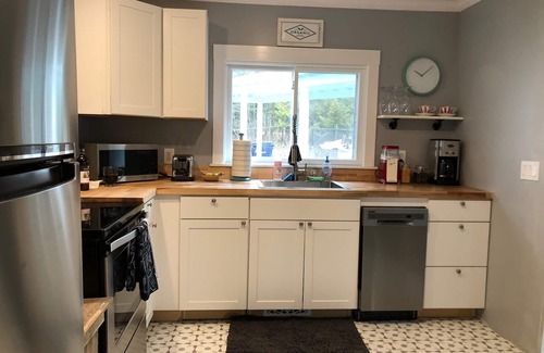 Oden House | Luxurious Vacation Cottage - Minutes From Ski Resorts And Steps From The Lake!