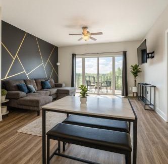 Glen Iris Apartment | Luxury 2BR Condo Steps from UAB Campus 4th