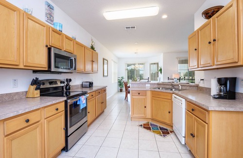 Haines City House | Luxury 5 BR 4.5 BA Villa - Large Pool Area and Spa, Not Overlooked, Games Room