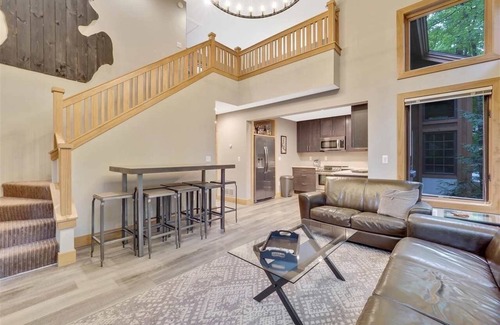 Boyne Falls Condo | Luxury 5bd/5bth Condo, Walk to the Boyne Ski Lifts and Lodge!