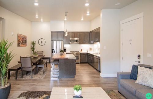 Moab South Valley House | Luxury Condo at Sage Creek with Heated Pool