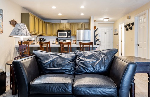 North Park City Condo | Luxury Condo Steps to Park City Mountain Resort! Heated Pool & Hot Tub -Snowblaze 309