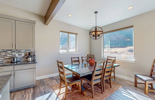 Moab South Valley House | Luxury desert condo with hot tub and mountain views - near town