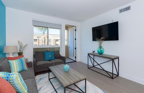 Carlsbad Village Apartment | Luxury Loft with Spa& Gym Close to Beach