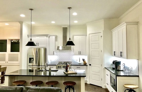 Edgehill House | LUXURY NEW HOME Near Gulch/4 King/4 Queen/2 Twin