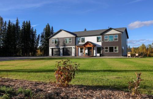 College House | Luxury Riverfront Estate