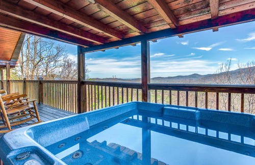 Wears Valley House | Majestic Views, 4 Bedrooms, Pool Access, Hot Tub, Sleeps 12