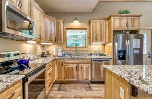 Chalet Village North Cabin | Make Great Family Memories! Hot Tub + Location!
