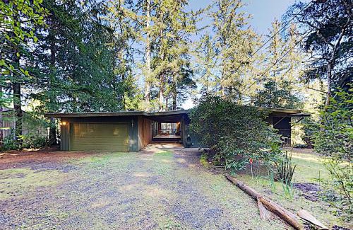 Dunes City House | Marty's Lakehouse on the Coast