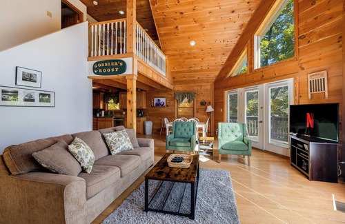 Massanutten Cabin | Massanutten Resort log home -slope & unobstructed Mountain View’s