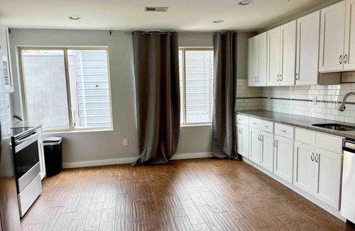 North Philadelphia West Apartment | Massive New 9 beds/2.5 bath Sleeps 18 w/Rooftop