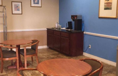 Harker Heights Hotel | Motel ∙ 127 guests