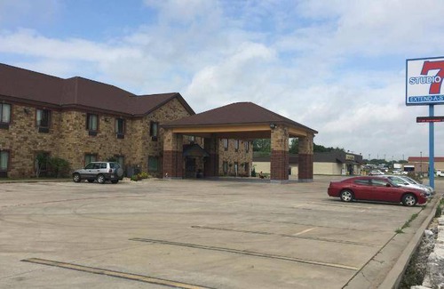 Harker Heights Hotel | Motel ∙ 127 guests