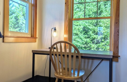Leavenworth House | Mountain Views, 5 private acres Leavenworth lodge