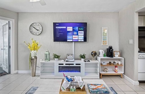 Myrtle Beach Condo | MYRTLE BEACH OCEANFRONT KING WITH GREAT AMENITIES!