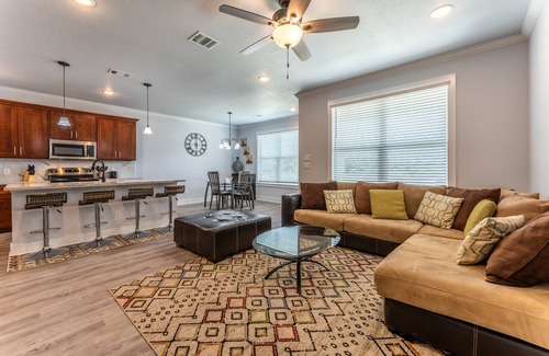 College Station House | Nest - cheerful 4 bedroom, 4.5 bath new townhome in Aggieland