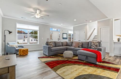 Edgewater House | New! Golden Anchor Retreat Lux Living!
