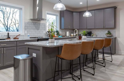 Hope Gardens House | NEW ★HOT AREA★ SPACIOUS WALK to Downtown 1.5mi to Broadway