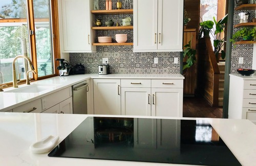 Boulder House | @NEW@ Mountain Getaway w/Chef's Kitchen, Yoga Studio, Sauna, Hot Tub & Trails
