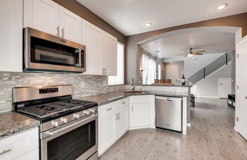 Spring Valley House | newly remodel entire house , 13 minutes to strip and CC and close to malls