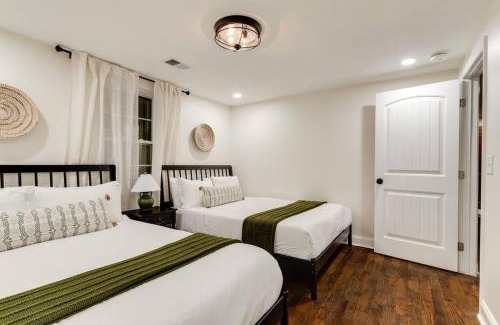 Greenwood House | Newly Remodeled! Beautiful 3bd home in East Nash!