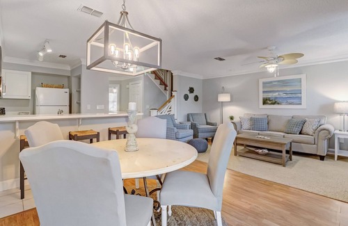 Amelia City Villa | Newly Renovated Sailmaker Townhome in Summer Beach Resort less than 5 min walk to beach!