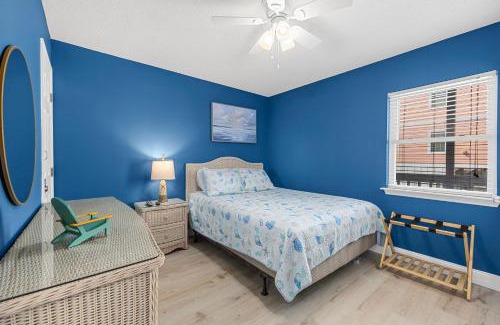 Surfside Beach Apartment | Newly Renovated Condo with Beach access steps away