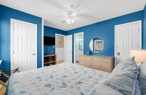 Surfside Beach Apartment | Newly Renovated Condo with Beach access steps away