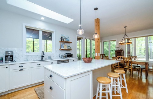 Union Pier House | Newly Updated Union Pier Home with Deeded Beach Access!