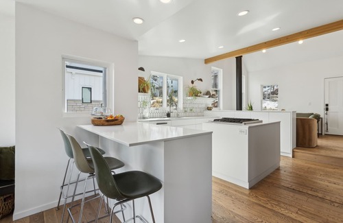 North Park City House | Norfolk Beach | Luxury Ski Rental | Private Hot Tub & Pool | Walk to Main
