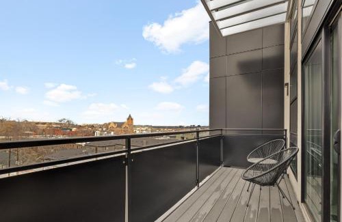 Highland House | On Cloud 9 - Curated Lifestyle Loft - Zuni Lofts