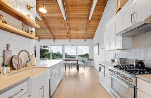 Rockaway Beach House | On The Rocks