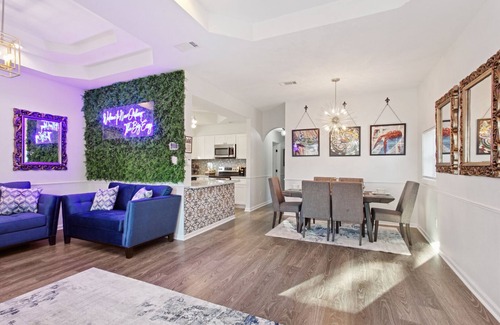 Bayou St. John House | Orleans Ave. Oasis in the Big Easy with Selfie Wall