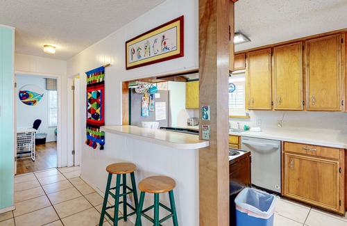 Port Aransas House | Parking for 3 plus Boat, Watercraft, Fenced Yard, Deck, Pet Friendly