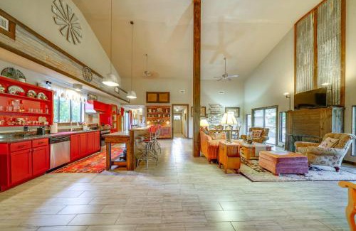 San Antonio House | Peaceful Helotes Cabin Fire Pit, 9 Mi to Old Town