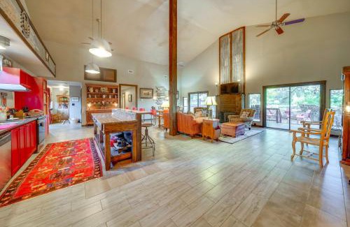 San Antonio House | Peaceful Helotes Cabin Fire Pit, 9 Mi to Old Town